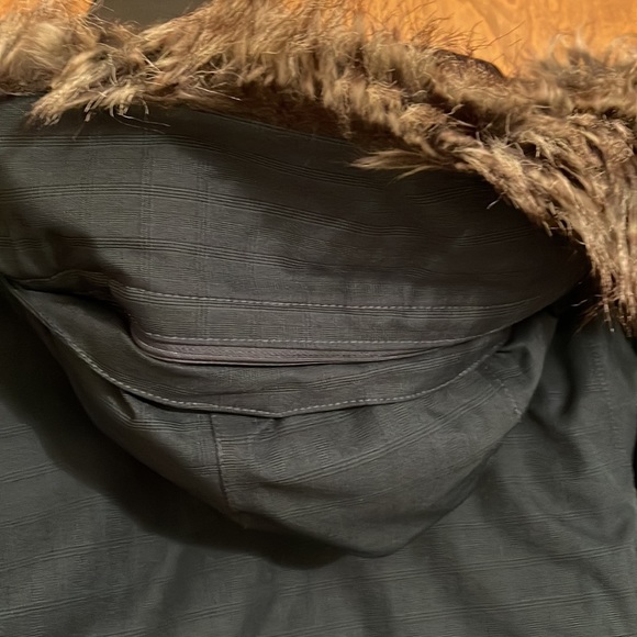 The North Face HyVent Belted Goose Down Parka - Picture 4 of 5